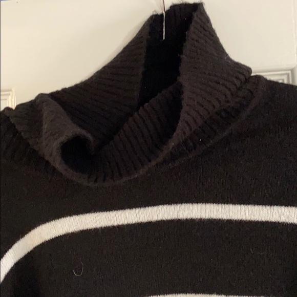 NWT Alter’d State sweater - Picture 4 of 4